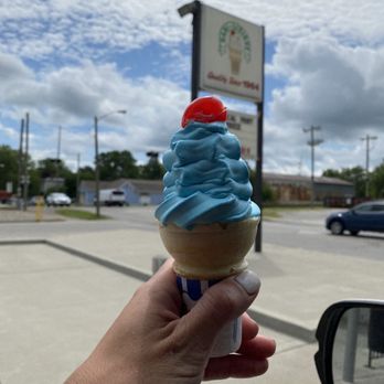 Dari-Licious - Blueberry ice cream (smurf ice cream) - Sandwiches Near Me - Crawfordsville, Indiana