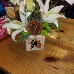 Majestic Flowers & Blooms - Center piece