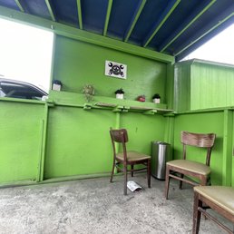 Customer Waiting Area. Nice and shaded. Customer Waiting Area. Nice and shaded.