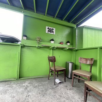 Los Cuates Repair - Customer Waiting Area. Nice and shaded. - Auto Repair Near Me - Los Angeles, California Los Cuates Repair - Customer Waiting Area. Nice and shaded. - Auto Repair Near Me - Los Angeles, California