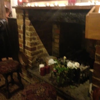 Three Crowns - Pubs Near Me - Bushey, HRT