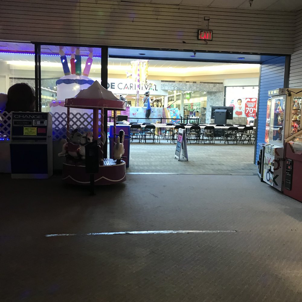 Fun Time Arcade - Front of the arcade from the inside (Sorry, I should have taken one from the outside as well! Maybe later.). - Arcades Near Me - Barboursville, West Virginia