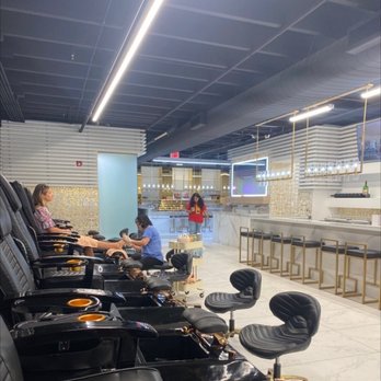 Polished Nail Bar - Nail Salons Near Me - Charlotte, North Carolina