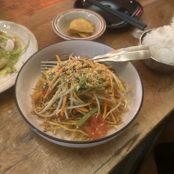 Les Street Monkeys - Paypia salad - Cambodian Near Me - Montreal, Quebec