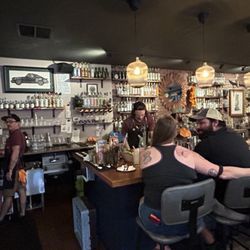 Ni Tuyo - Bar area