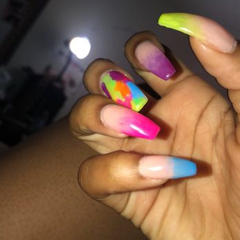 Clawed Nail Salon - Nail Salons Near Me - Bellflower, California