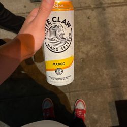 Pixels Bar And Eatery - White Claw 24 oz