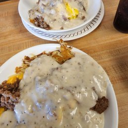 Eggs hashbrowns..onions and biscuits gravy Eggs hashbrowns..onions and biscuits gravy