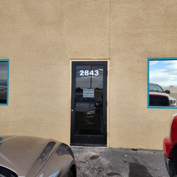 Oasis Laundromat - Front entrance to Oasis laundromat - Laundromat Near Me - Henderson, Nevada Oasis Laundromat - Front entrance to Oasis laundromat - Laundromat Near Me - Henderson, Nevada