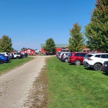 Stade's Farm & Market - Parking - Farmers Market Near Me - McHenry, Illinois Stade's Farm & Market - Parking - Farmers Market Near Me - McHenry, Illinois