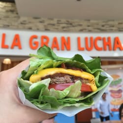 La Gran Lucha - Sin pan, envuelta en lechuga.