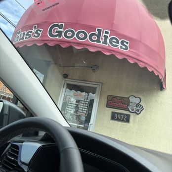 Gus's Goodies - The best cream-sticks in all of the mid-west - Bakeries Near Me - Weirton, West Virginia