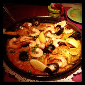 Esperpento - Paella De Mariscos (seafood including calamari, shrimp, clams and mussels) - Spanish Near Me - San Francisco, California