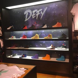 sneaker stores in bay plaza mall