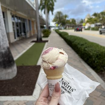 KILWINS - Updated February 2026 - 98 Photos & 103 Reviews - 123 NE