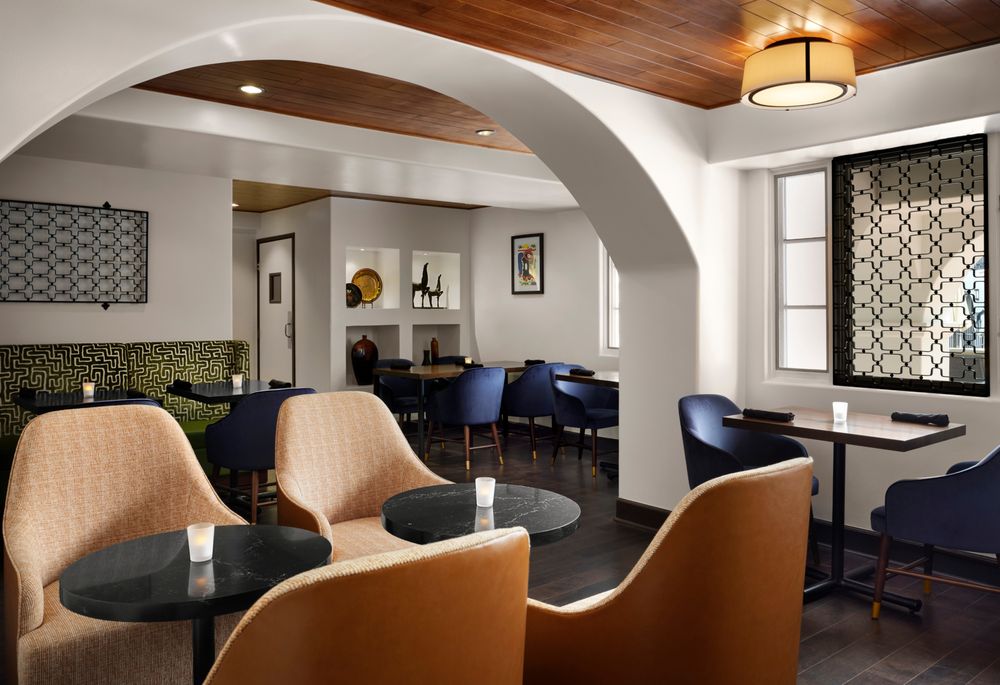 Iluminara Restaurant & Lounge