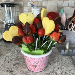 Edible Arrangements - Original bad arrangement