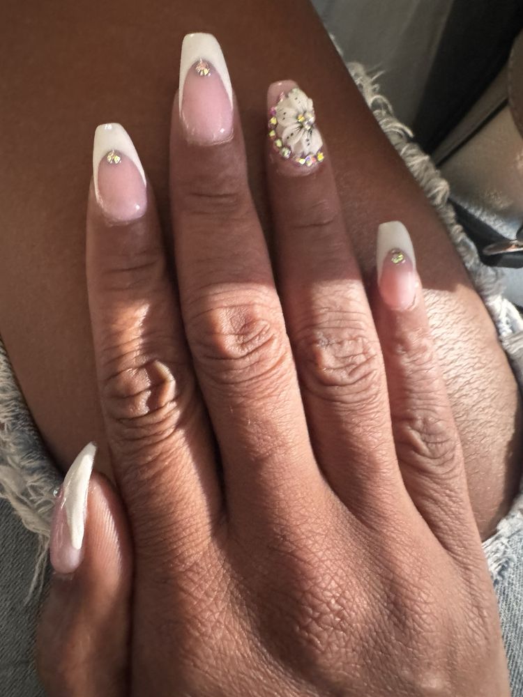 Nail Wave Logo