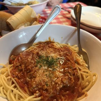 Belmont Tavern - Spaghetti with clam sauce - Italian Near Me - Belleville, New Jersey Belmont Tavern - Spaghetti with clam sauce - Italian Near Me - Belleville, New Jersey