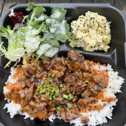 Rokkos - Beef Teriyaki spicy peanut sauce wasabi Mac Green Salad (Small)