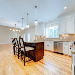 MJ Agostini - Remax Right Choice - BEAUTIFULLY DECORATED AND PROFESSIONALLY DESIGNED