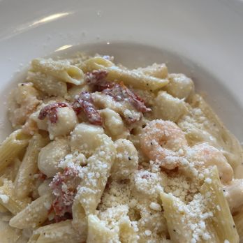 Roma - GF roma fettuccini ((sub gf penne) with sun dried tomatoes, scallop and shrimp - Italian Near Me - Menlo Park, California Roma - GF roma fettuccini ((sub gf penne) with sun dried tomatoes, scallop and shrimp - Italian Near Me - Menlo Park, California