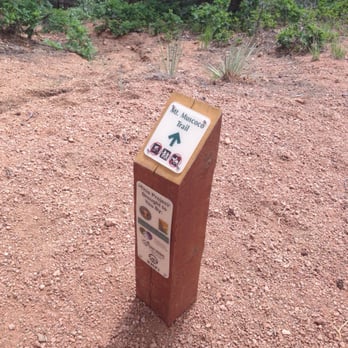 Mt Muscoco Trail - Trail splits: Cutler to the left, Muscoco to the right - Hiking Near Me - Colorado Springs, Colorado Mt Muscoco Trail - Trail splits: Cutler to the left, Muscoco to the right - Hiking Near Me - Colorado Springs, Colorado