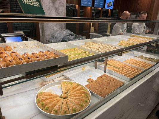 Karaköy Güllüoğlu - Nadir Güllü by null