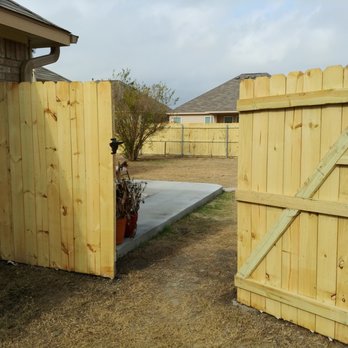Cretewood Construction - front lawn entrance is sturdy. - General Contractors Near Me Cretewood Construction - front lawn entrance is sturdy. - General Contractors Near Me