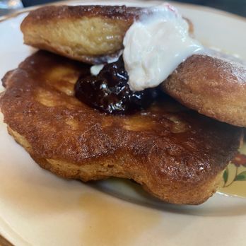 Grand Pied - The pancakes that broke the mold for what I think of as pancakes - Breakfast & Brunch Near Me - St. Louis, Missouri