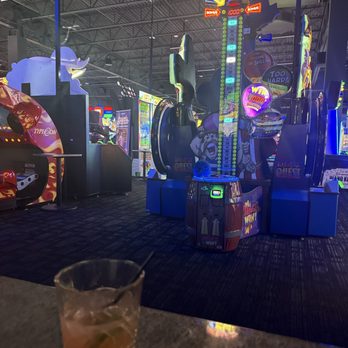 Dave & Buster's Henderson - Sports Bars Near Me - Henderson, Nevada Dave & Buster's Henderson - Sports Bars Near Me - Henderson, Nevada