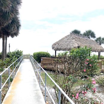 Ultimar Sand Key - Ultimar towers Condominiums, beach entrance, Sand Key Island, next to Clearwater, Tampa Bay - Real Estate Services Near Me - Clearwater Beach, Florida