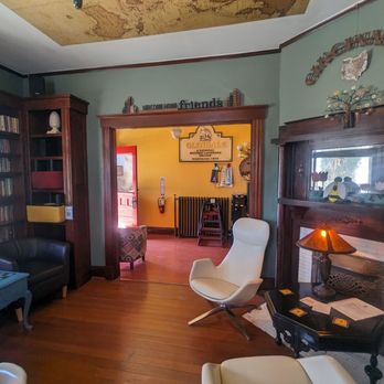 GlendAleHouse Brewery - the living room and dining room - Brewpubs Near Me - Cincinnati, Ohio