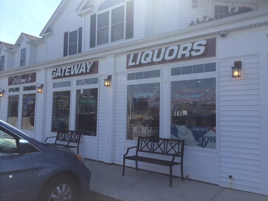 GATEWAY LIQUORS - Updated March 2026 - 3 Mechanic St, Bellingham ...
