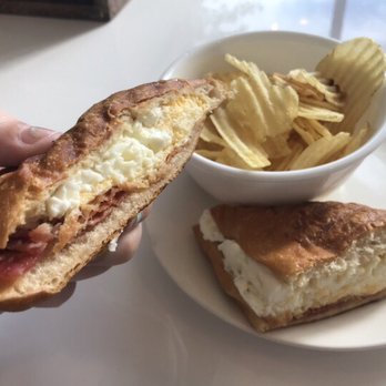 Pourfavor - Cuban bagel - Coffee & Tea Near Me - Virginia Beach, Virginia