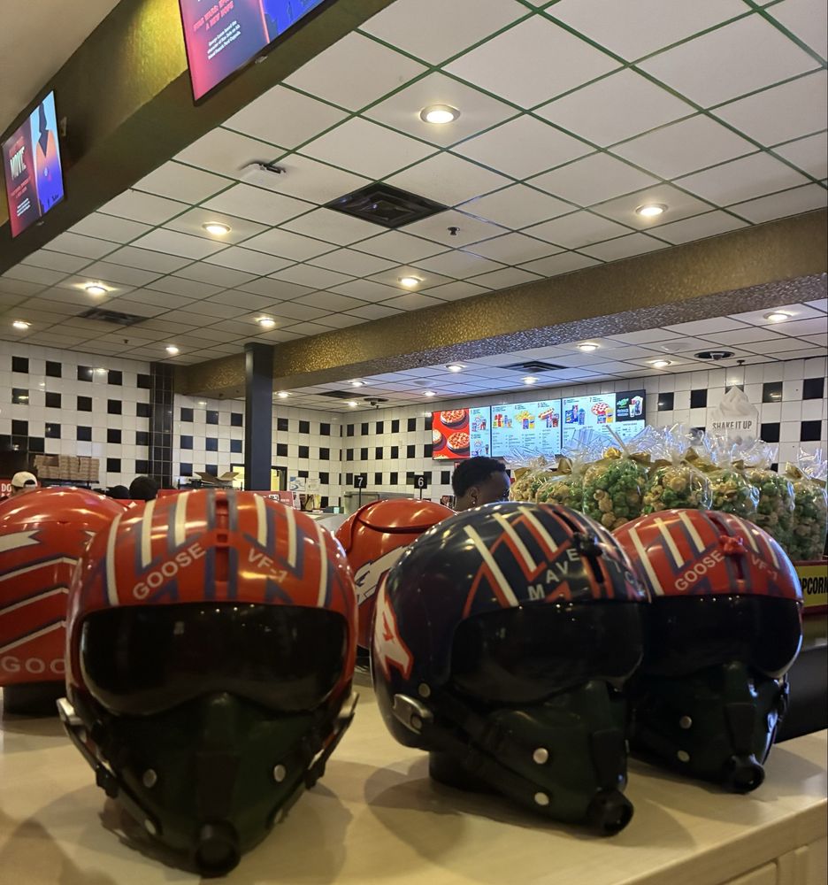 Social spots from Cinemark Tinseltown and XD