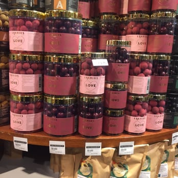 Røtter - Dagens lille fristelse - for noen nydelige kuler! Lakris, sjokolade og bringebær, eller solbær! Nam... - Organic Stores Near Me - Oslo, 03