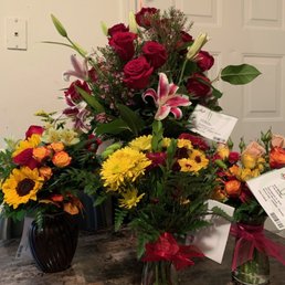 Fall flowers * roses * lillies * sunflowers * birthday flowers * birthday balloon. Fall flowers * roses * lillies * sunflowers * birthday flowers * birthday balloon.