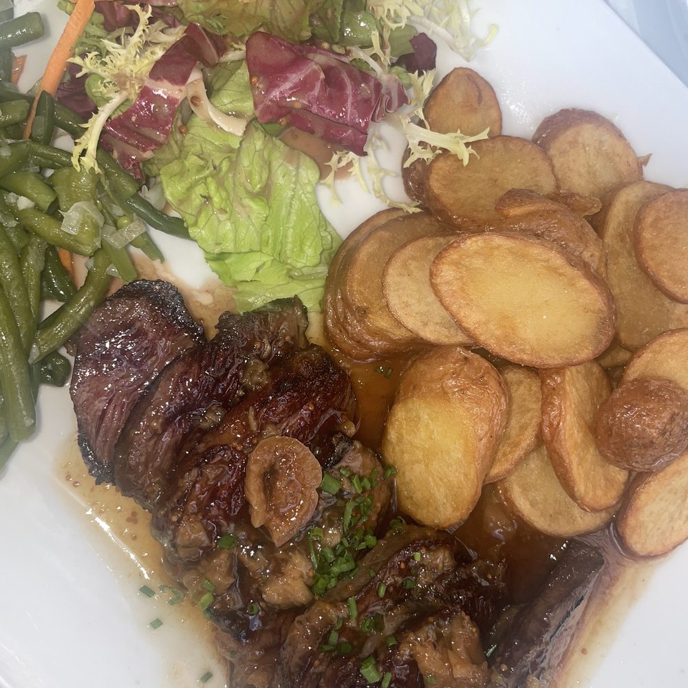 Le Potager du Père Thierry - duck breast - French Near Me - Paris, 75 Le Potager du Père Thierry - duck breast - French Near Me - Paris, 75