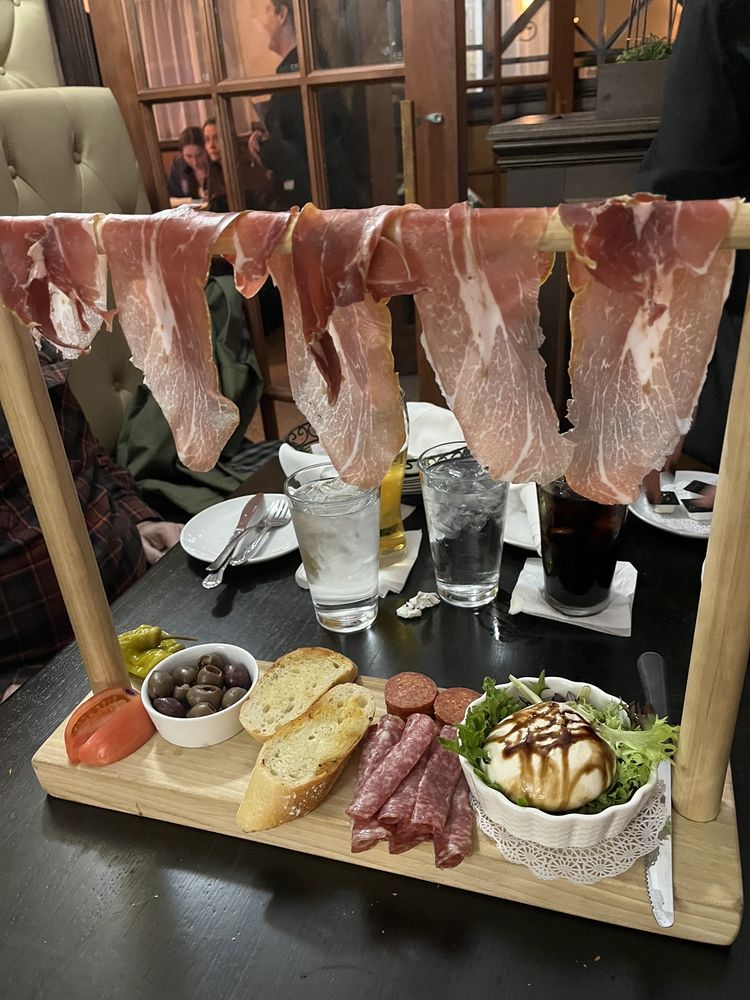 Christina’s Restaurant