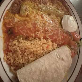 Señor Campos - Beef taco, cheese enchilada, and Chile relleno combination plate - Mexican Near Me - La Habra, California Señor Campos - Beef taco, cheese enchilada, and Chile relleno combination plate - Mexican Near Me - La Habra, California