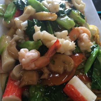 Monorom Cambodian Restaurant - Mee kahtang seafood $7.95 #9 - Cambodian Near Me - Long Beach, California Monorom Cambodian Restaurant - Mee kahtang seafood $7.95 #9 - Cambodian Near Me - Long Beach, California