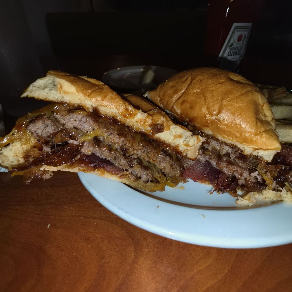 Schnitz Ada Grill - Burger - Sandwiches Near Me - Ada, Michigan