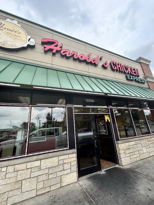 Harold’s Chicken by null