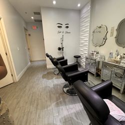 Lavish Nail Bar