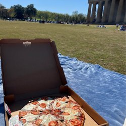 Pizza Paradise - Great pizza and ready quickly. Good service.