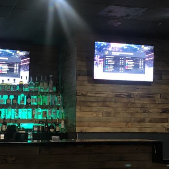 Compadres Cantina - Cantina area with big screen TVS all around and bartenders "Ala professional"! - Mexican Near Me - Ontario, California
