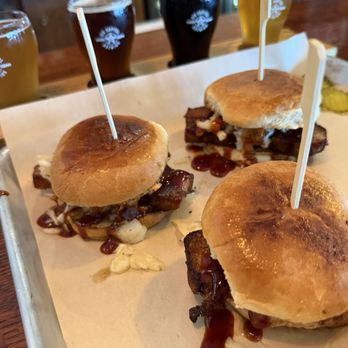 Six Capital Brewing & BBQ - Barbeque Near Me - Aurora, Colorado