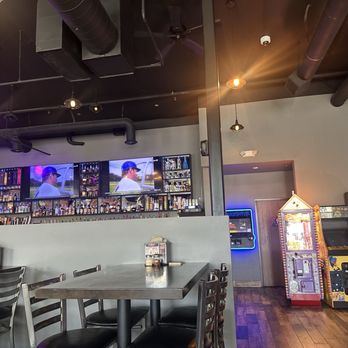 Straw Hat Pizza - Bar & Video games. - Pizza Near Me - Bakersfield, California