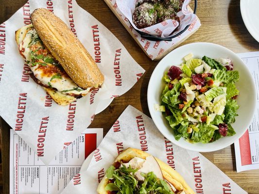 Nicoletta Pizzeria by null